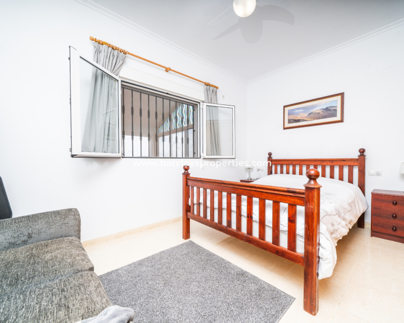 Resale - Freistendhe Villa - Urb. La Marina