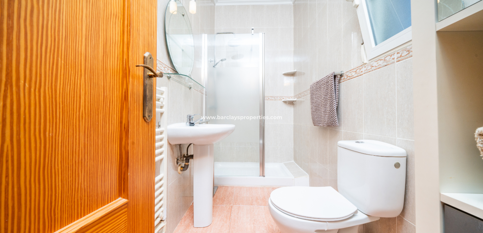 Resale - Freistendhe Villa - Urb. La Marina