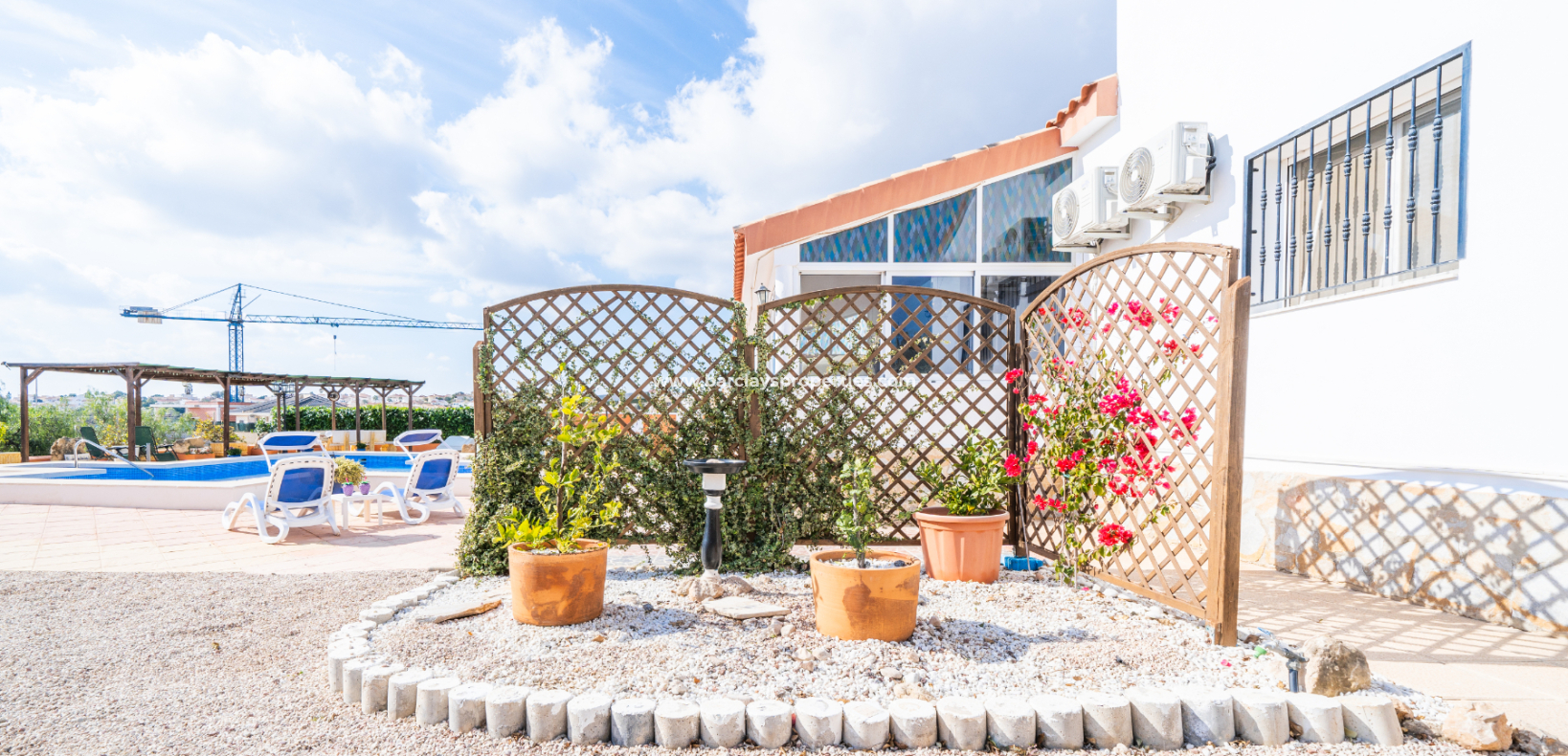 Resale - Freistendhe Villa - Urb. La Marina