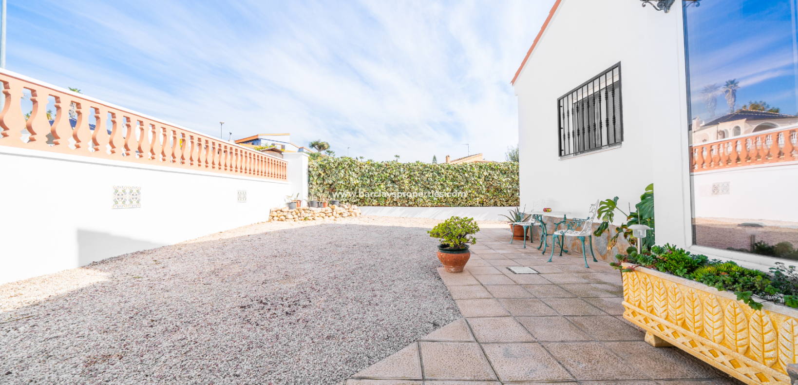 Resale - Freistendhe Villa - Urb. La Marina