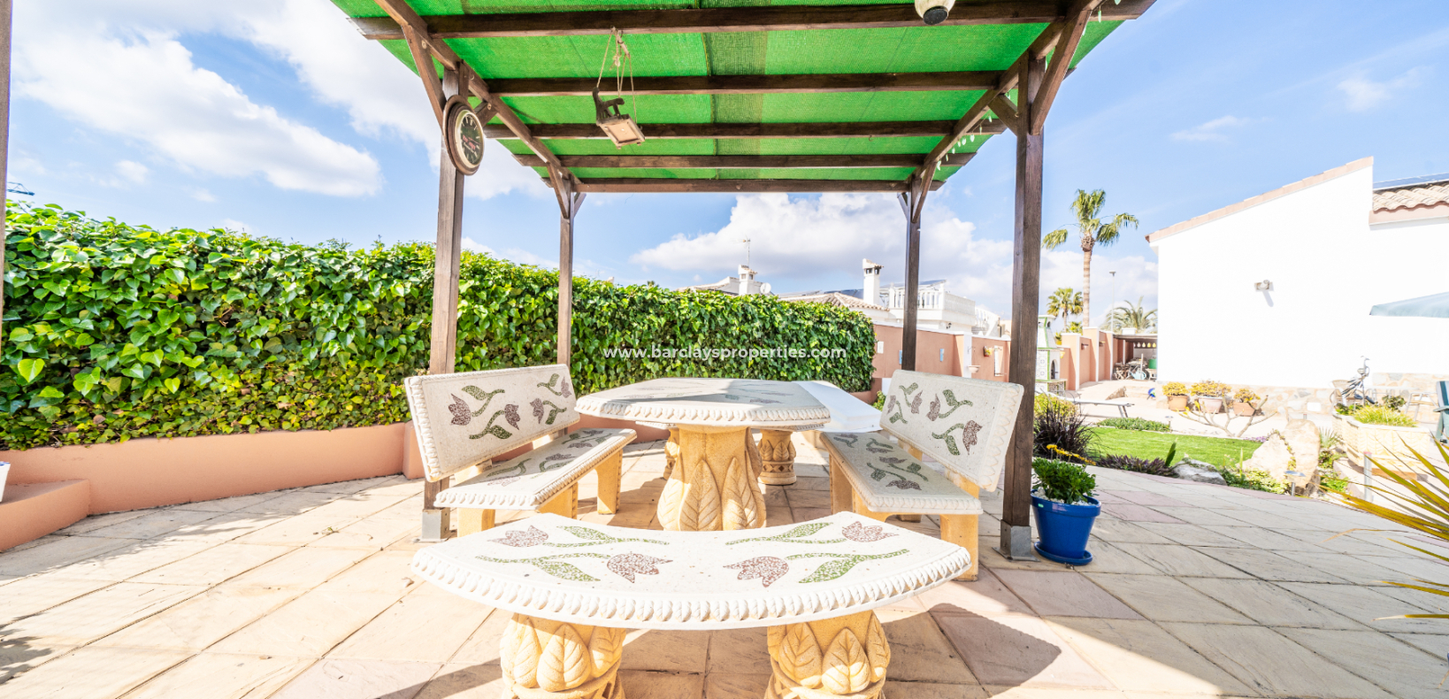 Resale - Freistendhe Villa - Urb. La Marina