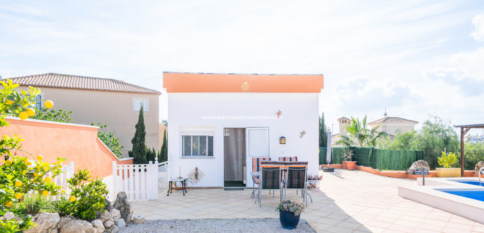 Resale - Freistendhe Villa - Urb. La Marina