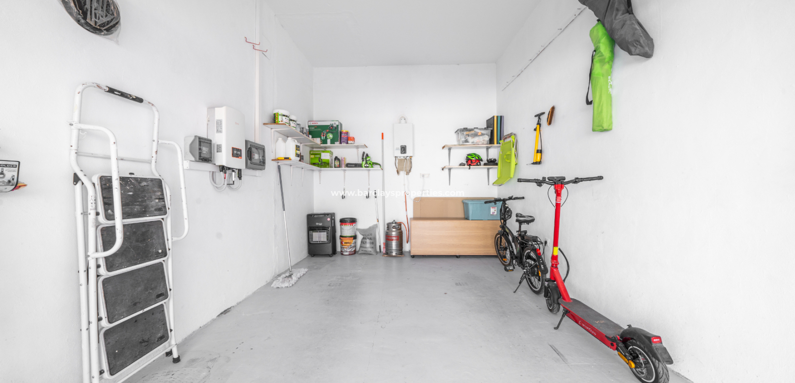 Resale - Freistendhe Villa - Urb. La Marina