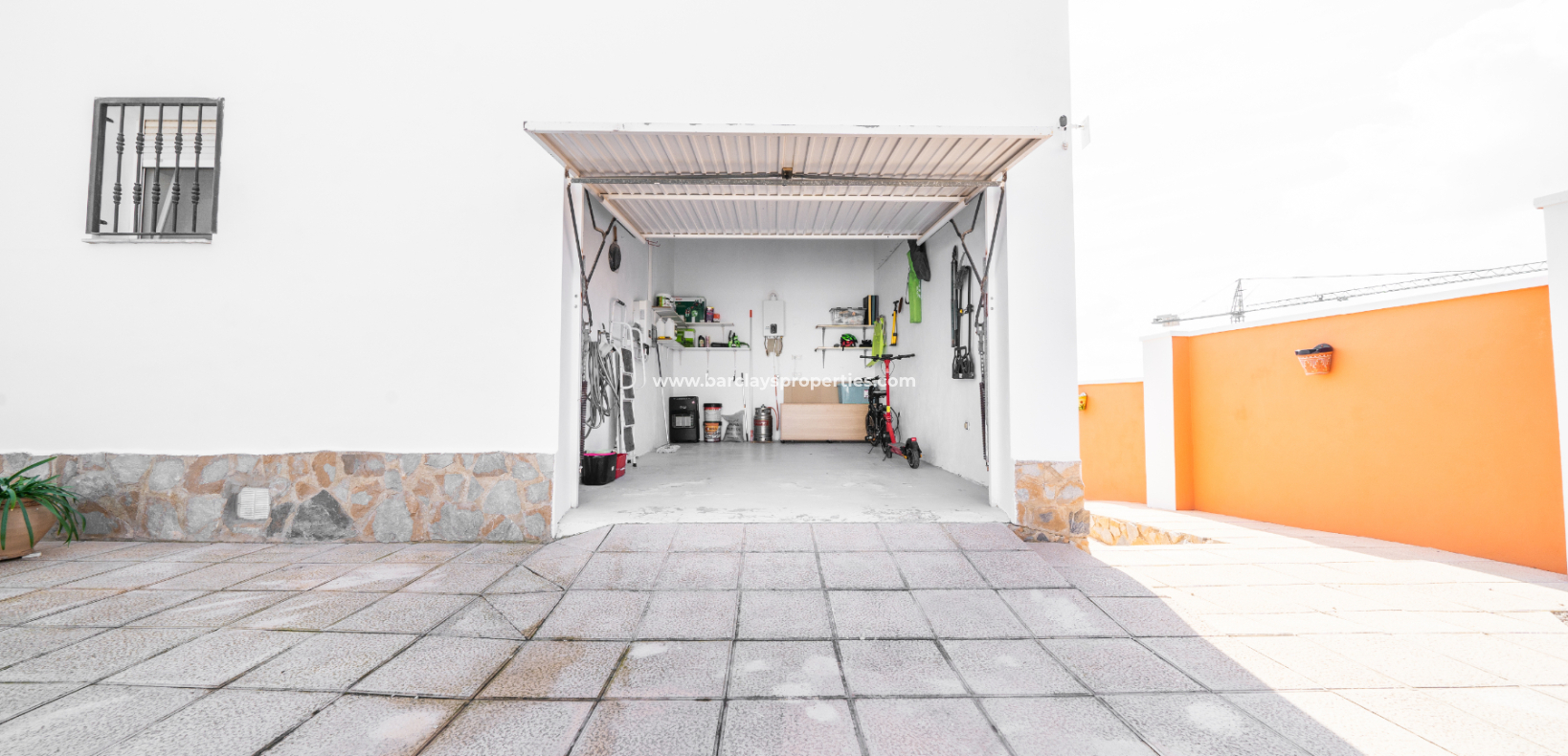 Resale - Freistendhe Villa - Urb. La Marina