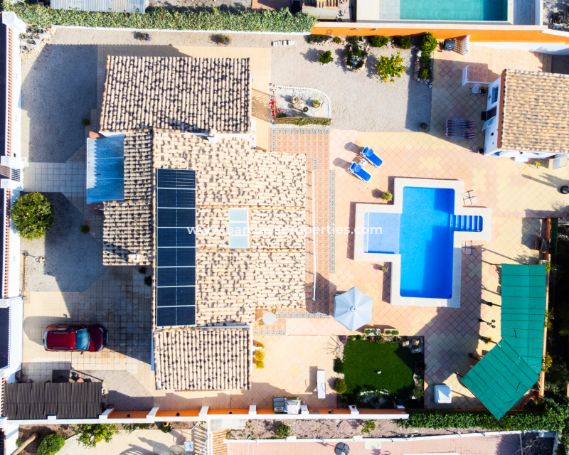 Resale - Freistendhe Villa - Urb. La Marina