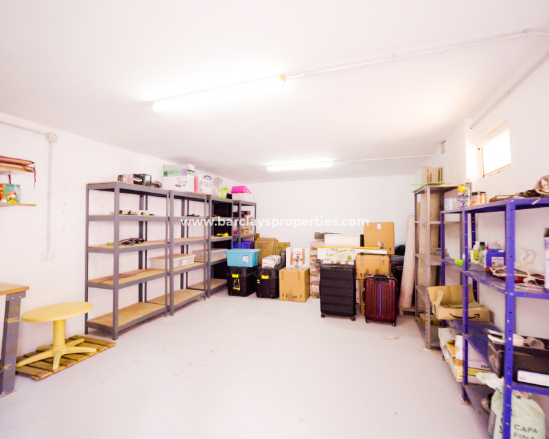 Resale - Freistendhe Villa - Urb. La Marina