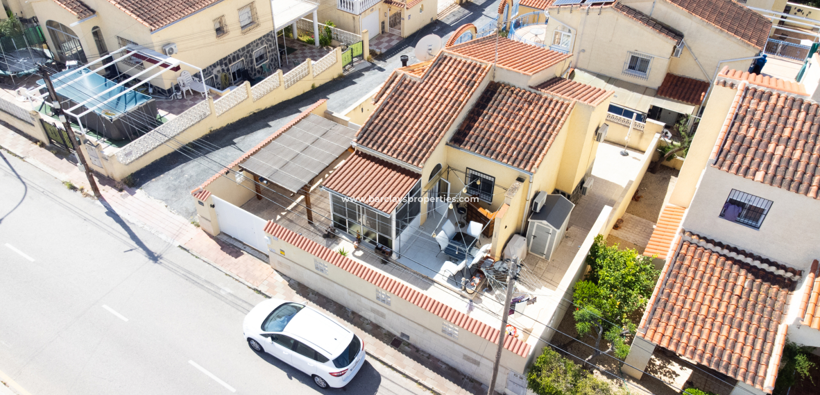 Resale - Freistendhe Villa - Urb. La Marina