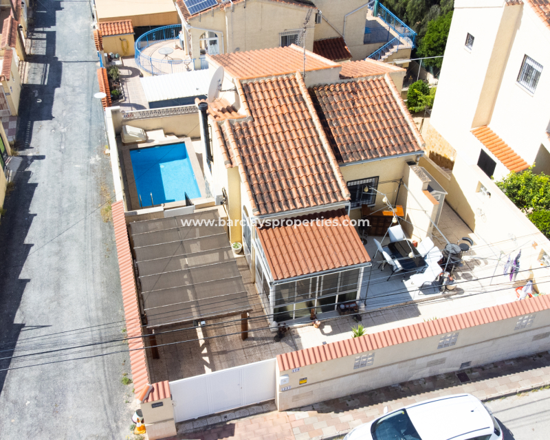 Resale - Freistendhe Villa - Urb. La Marina