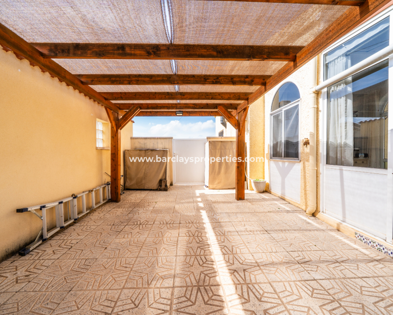 Resale - Freistendhe Villa - Urb. La Marina