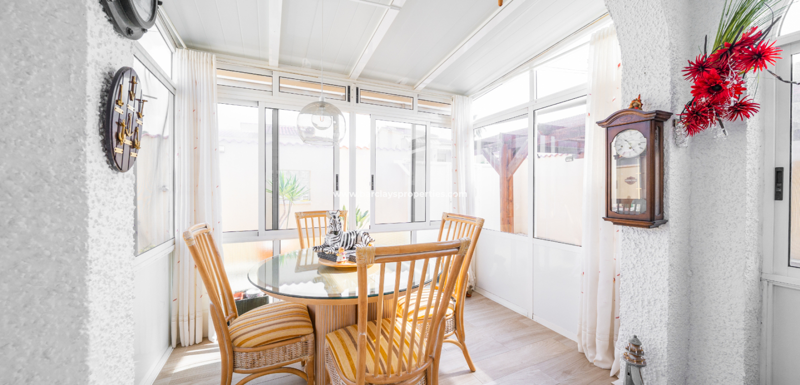 Resale - Freistendhe Villa - Urb. La Marina