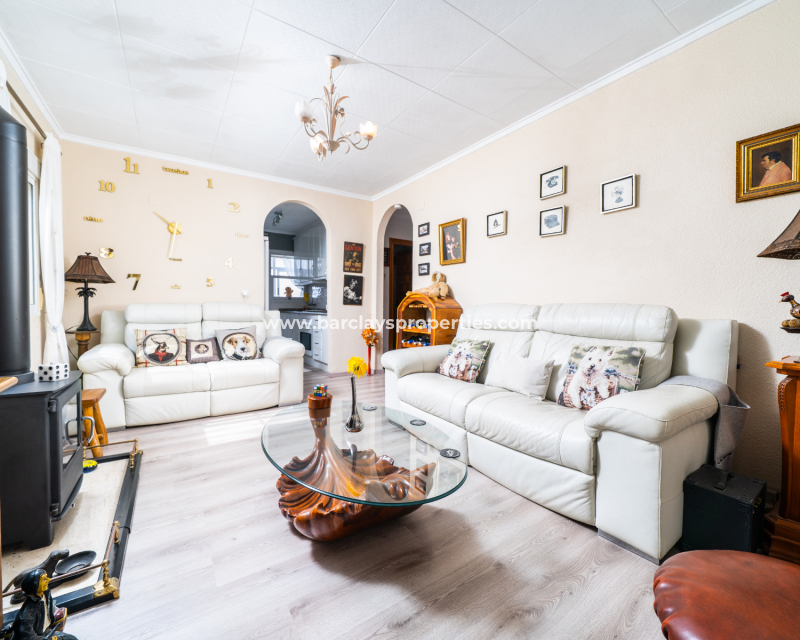 Resale - Freistendhe Villa - Urb. La Marina