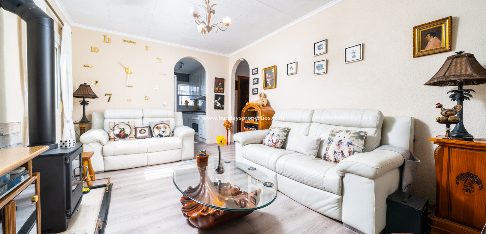 Resale - Freistendhe Villa - Urb. La Marina