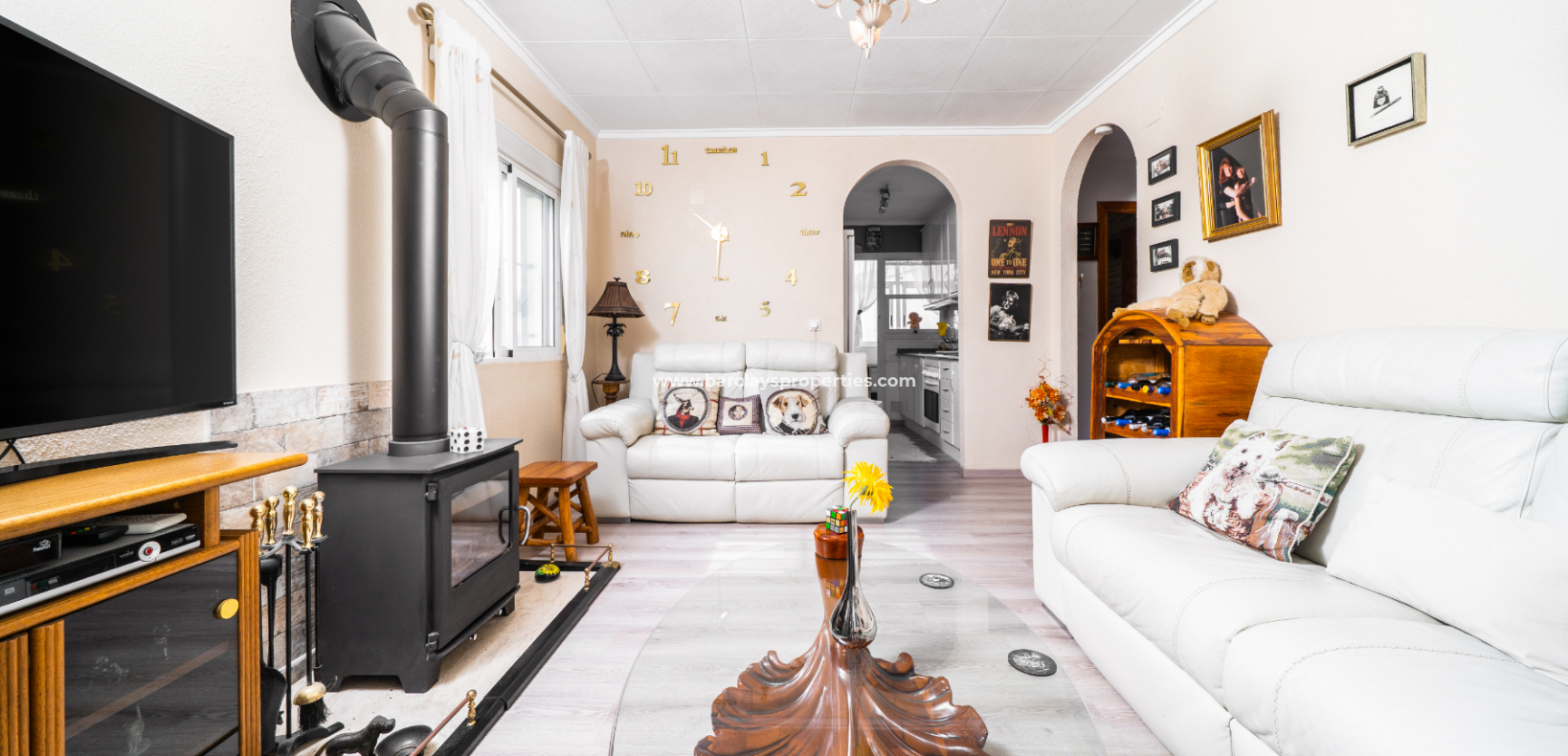 Resale - Freistendhe Villa - Urb. La Marina