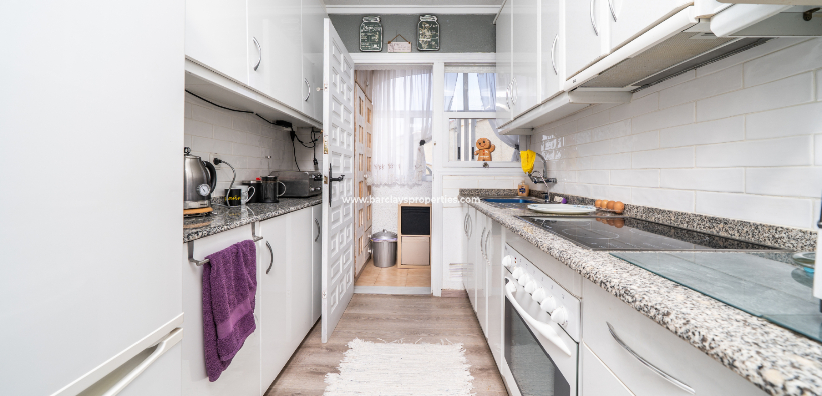 Resale - Freistendhe Villa - Urb. La Marina