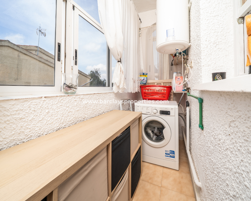 Resale - Freistendhe Villa - Urb. La Marina