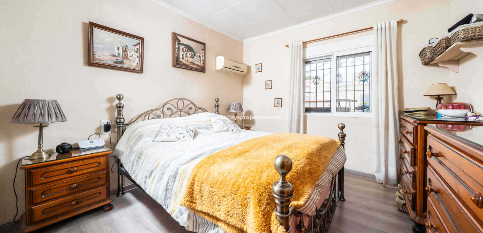 Resale - Freistendhe Villa - Urb. La Marina