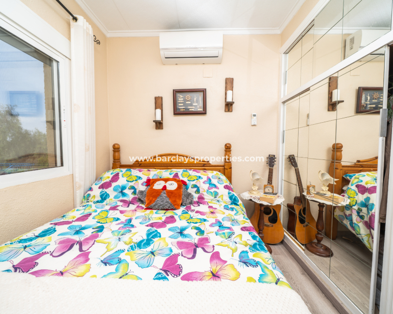 Resale - Freistendhe Villa - Urb. La Marina