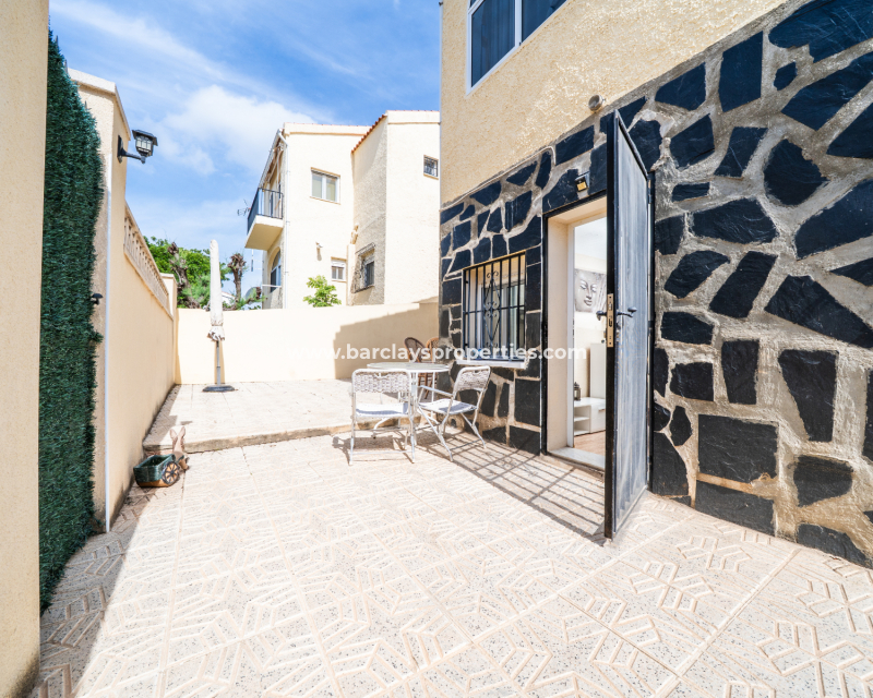 Resale - Freistendhe Villa - Urb. La Marina