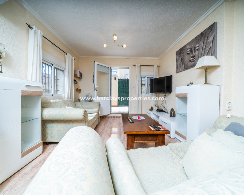 Resale - Freistendhe Villa - Urb. La Marina