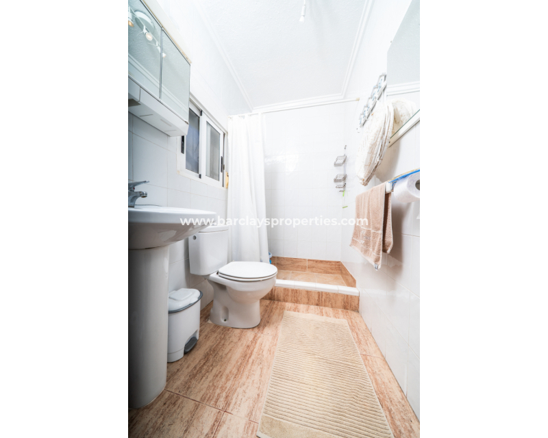 Resale - Freistendhe Villa - Urb. La Marina