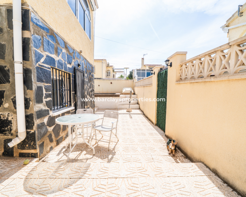 Resale - Freistendhe Villa - Urb. La Marina