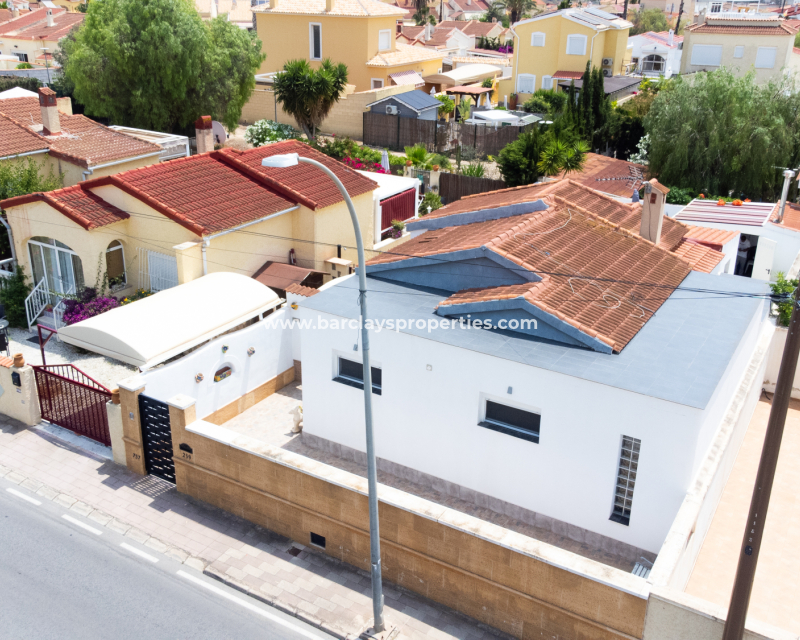 Resale - Freistendhe Villa - Urb. La Marina