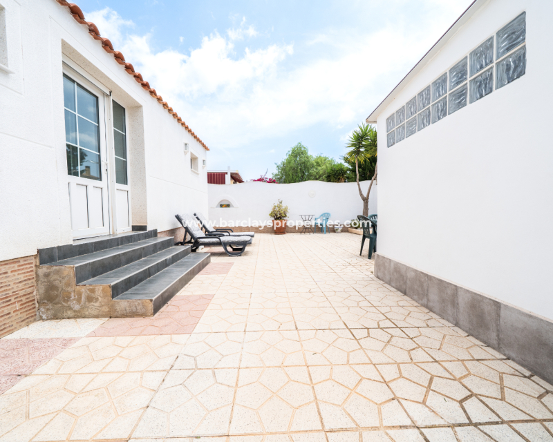 Resale - Freistendhe Villa - Urb. La Marina