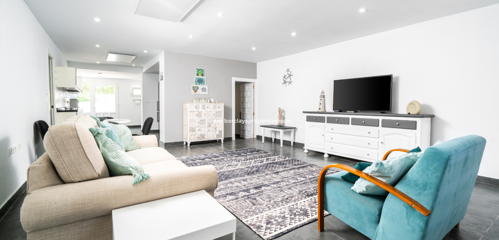 Resale - Freistendhe Villa - Urb. La Marina