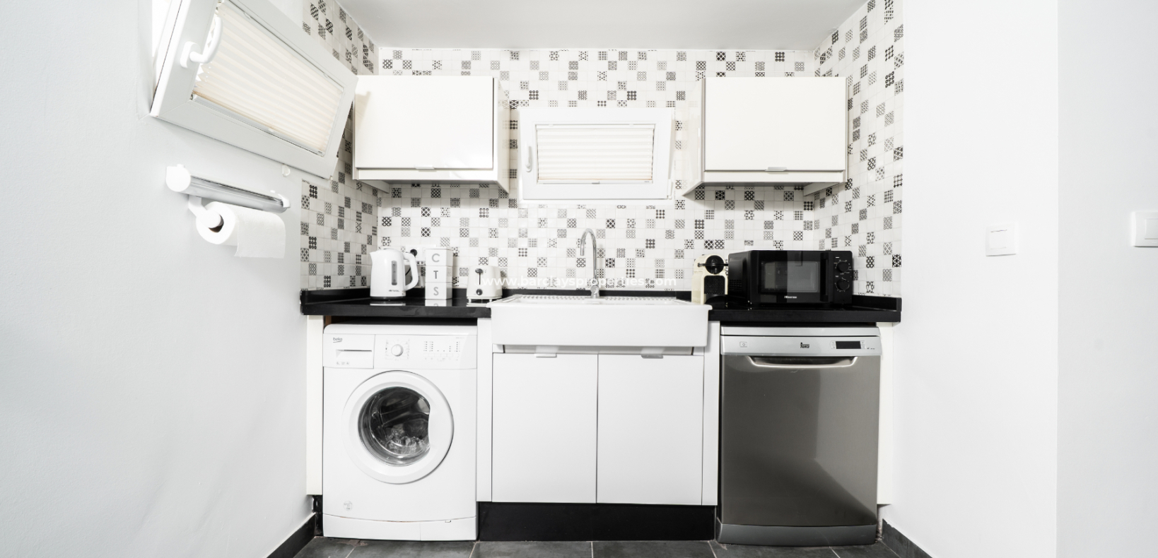 Resale - Freistendhe Villa - Urb. La Marina