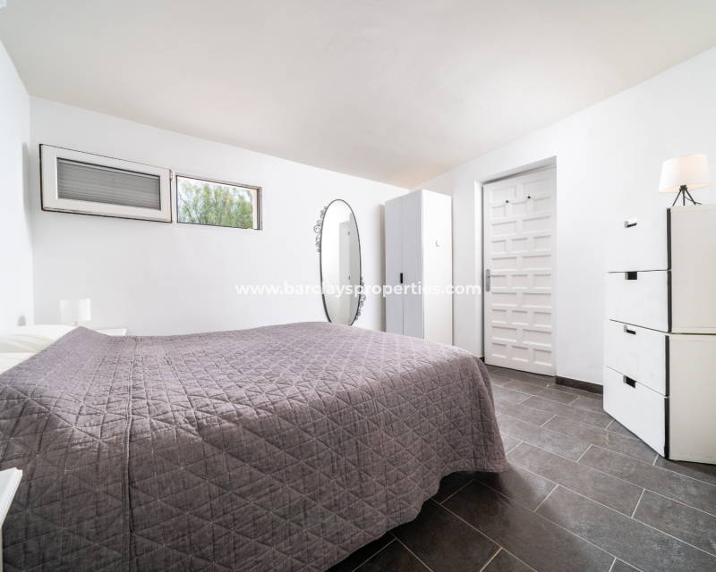 Resale - Freistendhe Villa - Urb. La Marina