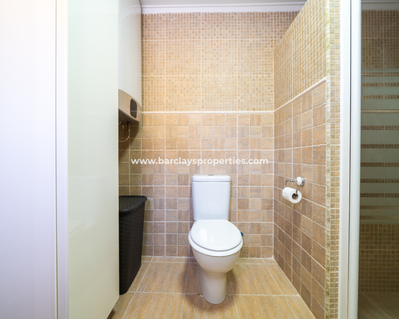 Resale - Freistendhe Villa - Urb. La Marina