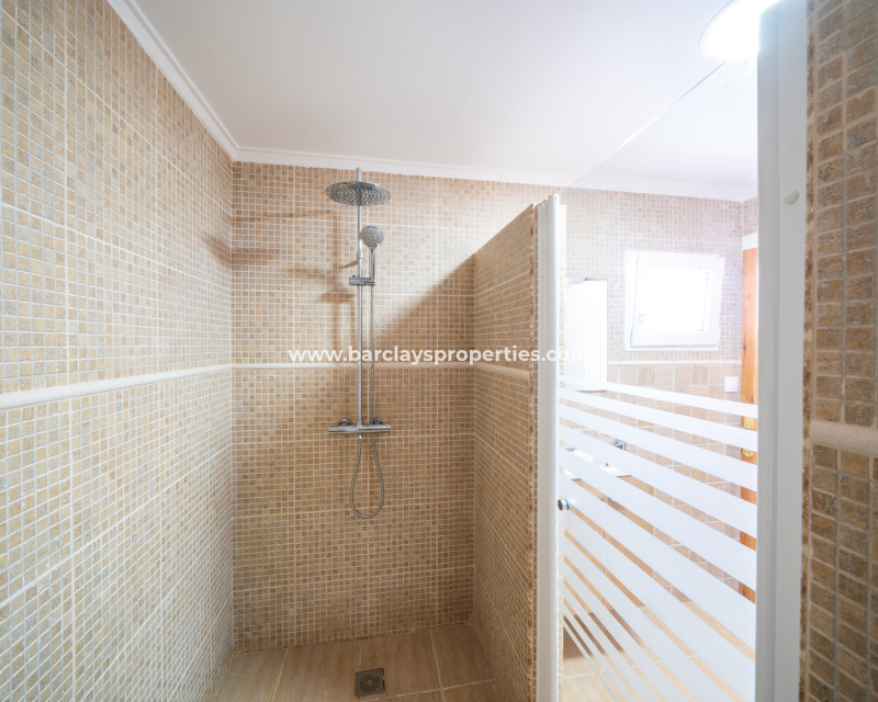 Resale - Freistendhe Villa - Urb. La Marina