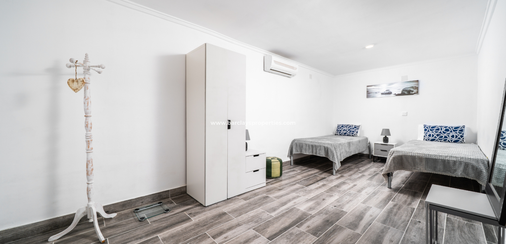 Resale - Freistendhe Villa - Urb. La Marina