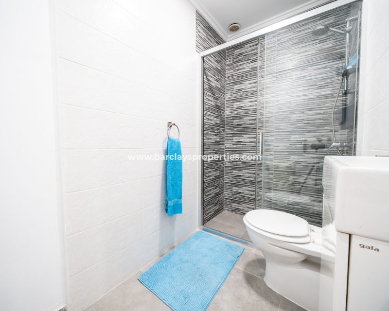 Resale - Freistendhe Villa - Urb. La Marina