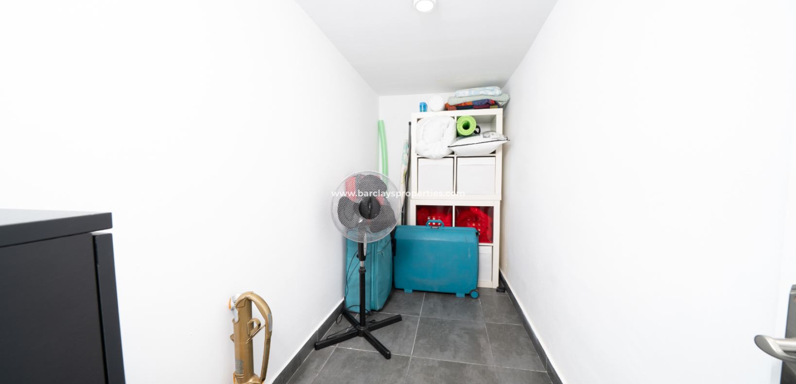 Resale - Freistendhe Villa - Urb. La Marina