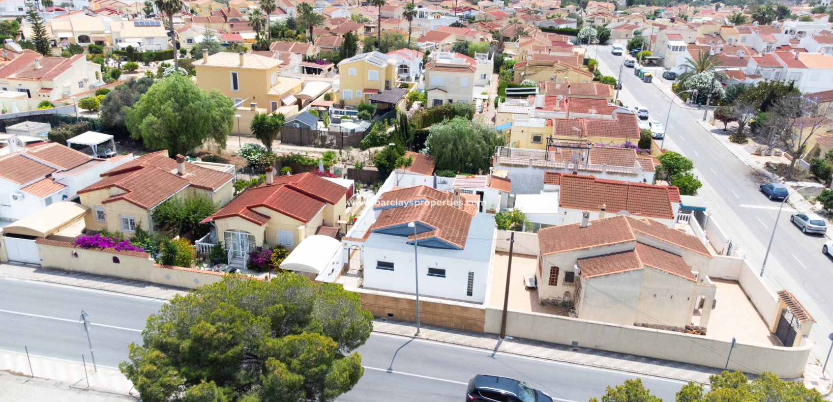 Resale - Freistendhe Villa - Urb. La Marina