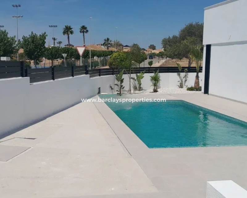 Resale - Freistendhe Villa - Urb. La Marina