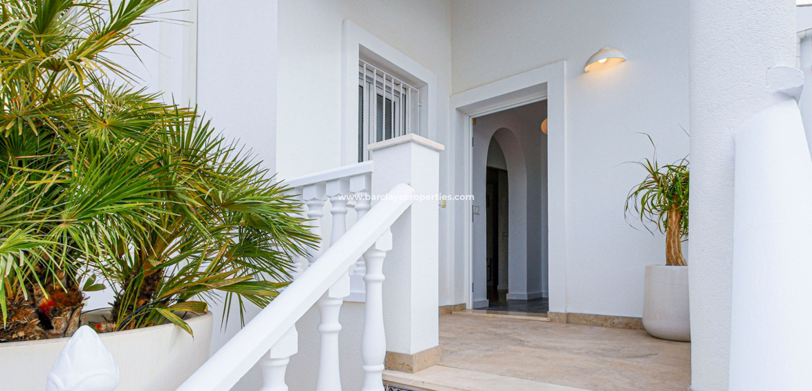 Resale - Freistendhe Villa - Urb. La Marina