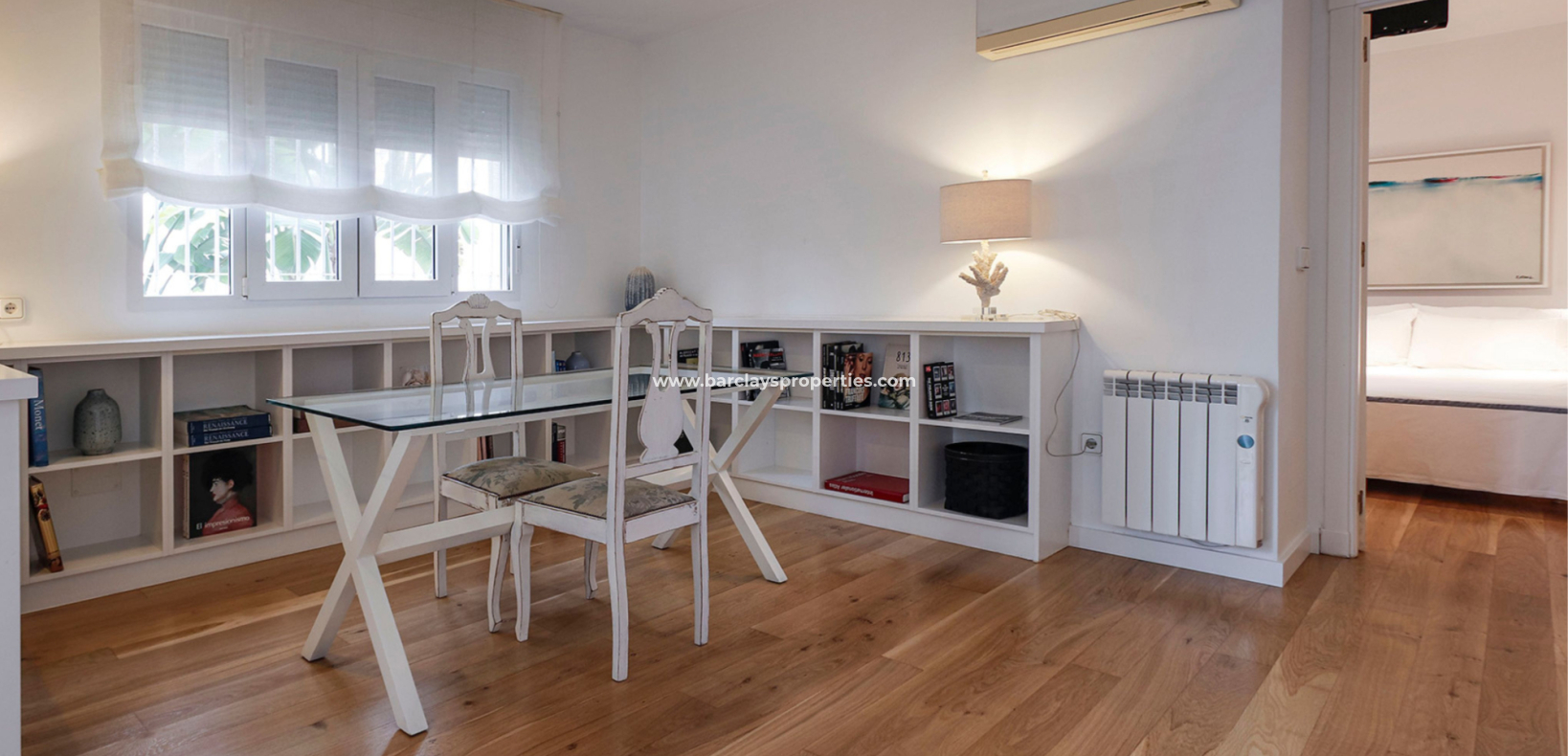 Resale - Freistendhe Villa - Urb. La Marina