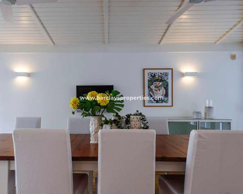 Resale - Freistendhe Villa - Urb. La Marina