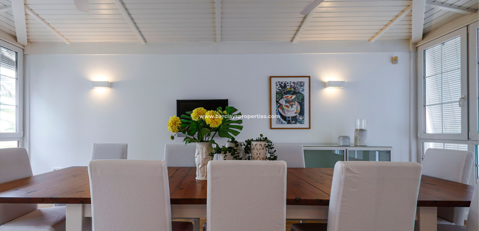 Resale - Freistendhe Villa - Urb. La Marina