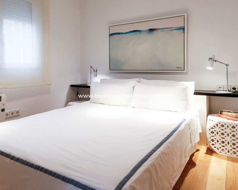 Resale - Freistendhe Villa - Urb. La Marina