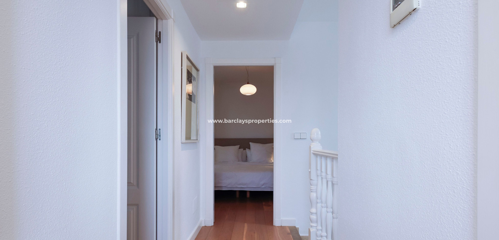 Resale - Freistendhe Villa - Urb. La Marina