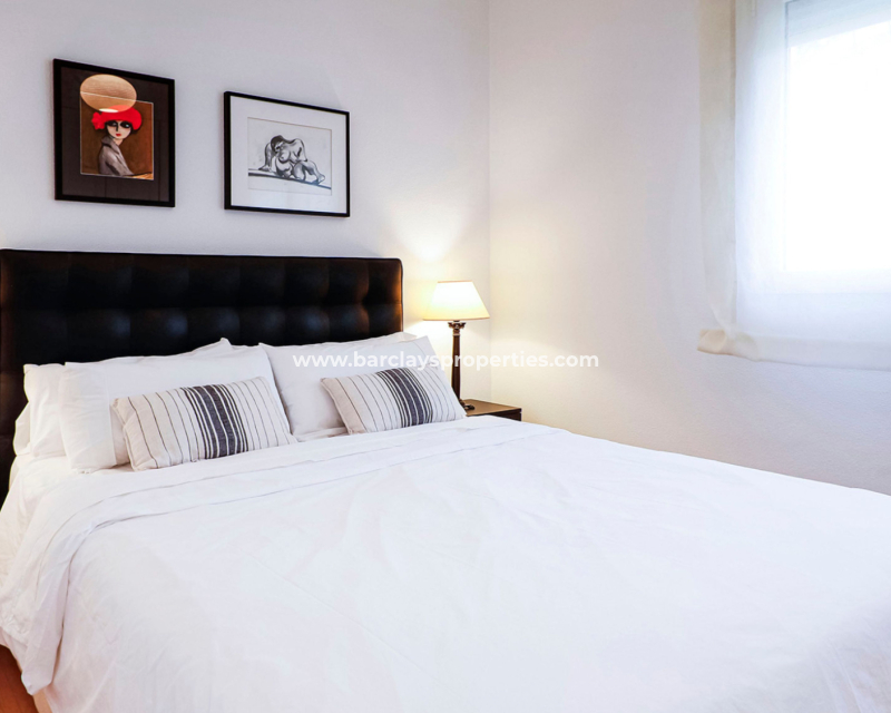 Resale - Freistendhe Villa - Urb. La Marina