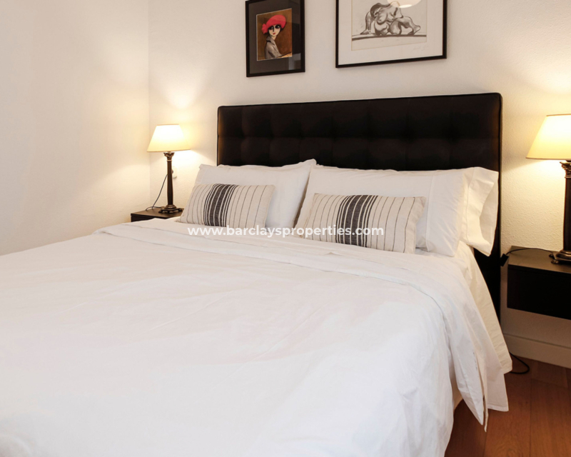 Resale - Freistendhe Villa - Urb. La Marina