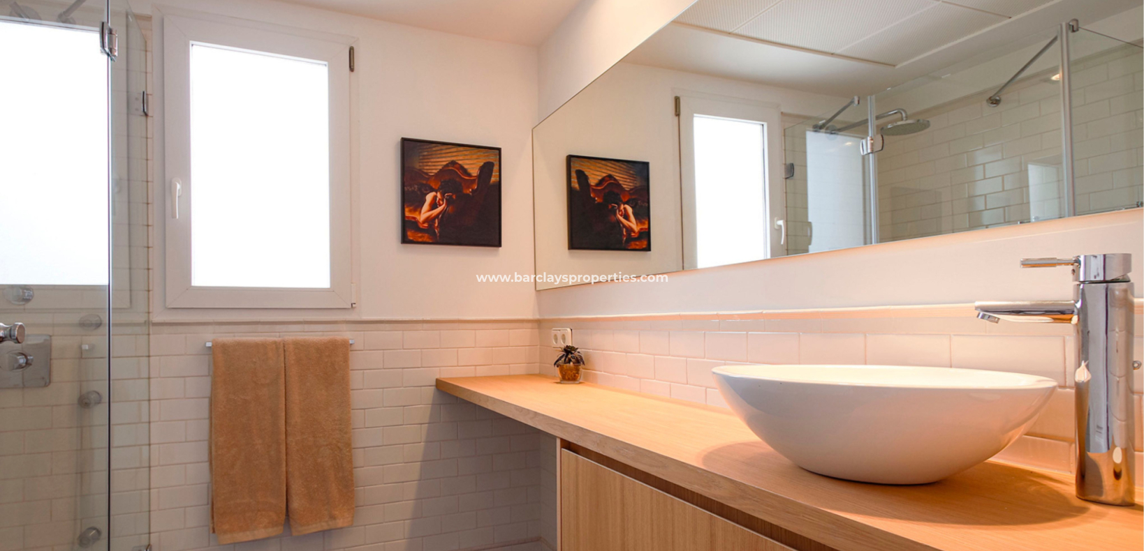 Resale - Freistendhe Villa - Urb. La Marina