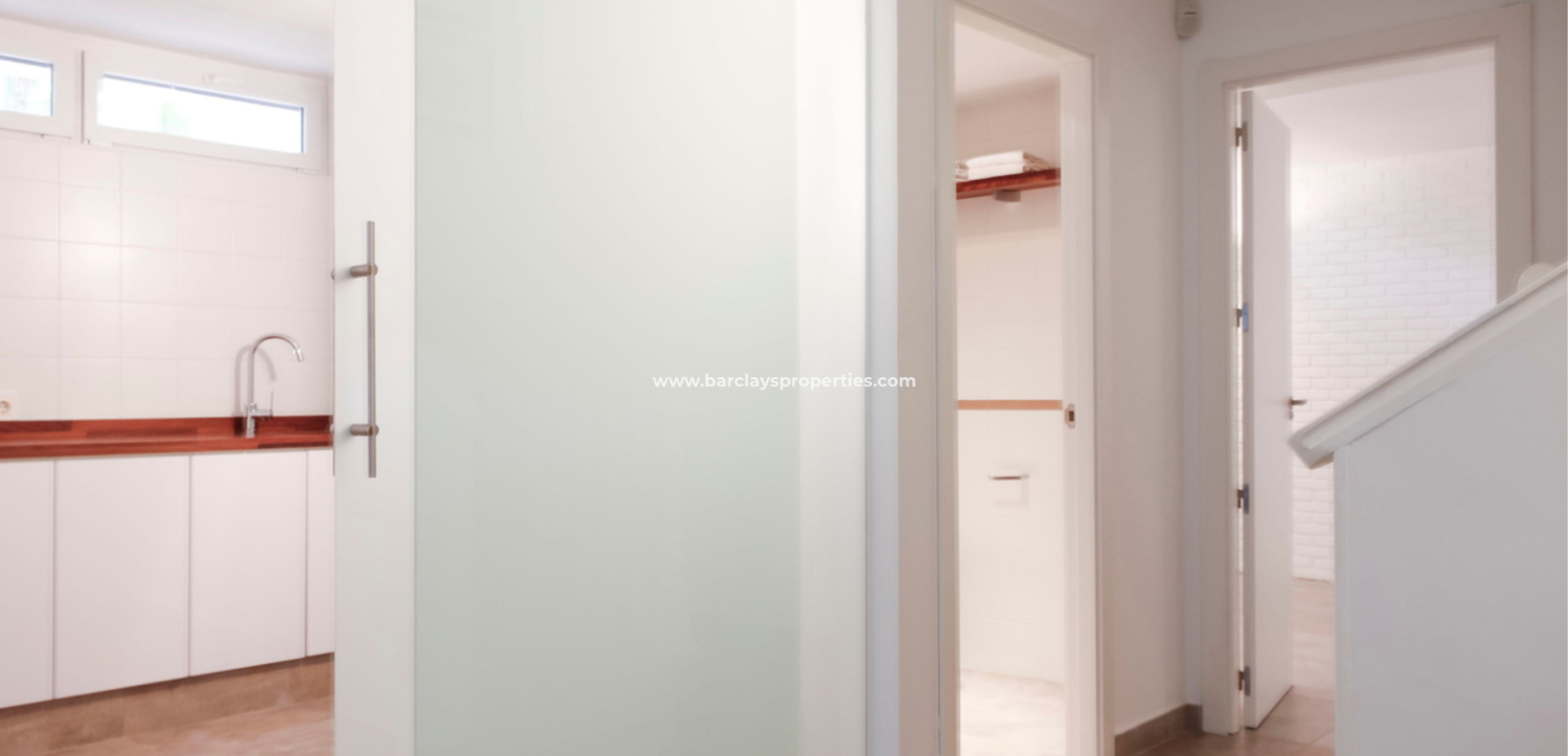 Resale - Freistendhe Villa - Urb. La Marina