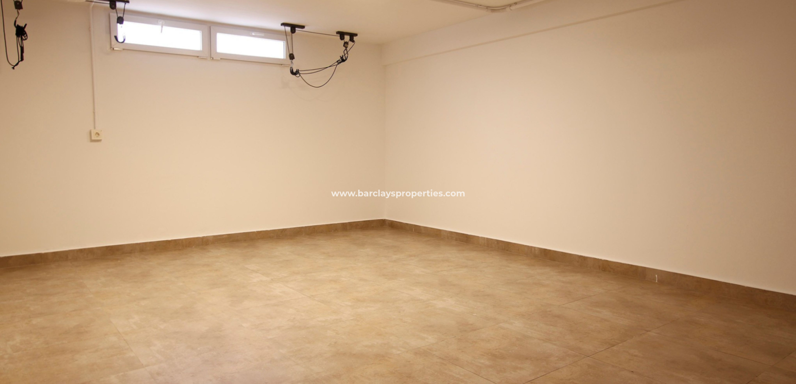 Resale - Freistendhe Villa - Urb. La Marina