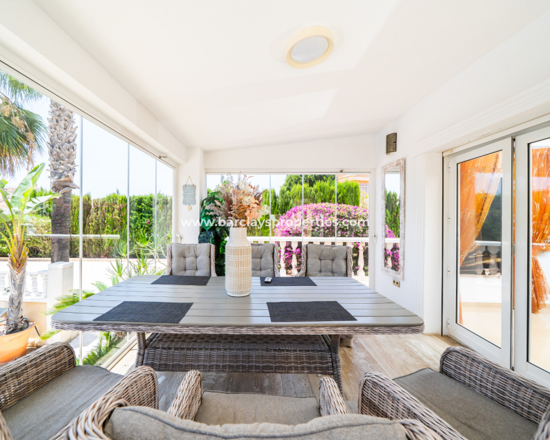 Resale - Freistendhe Villa - Urb. La Marina