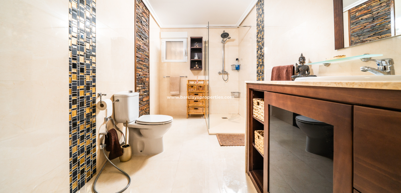 Resale - Freistendhe Villa - Urb. La Marina